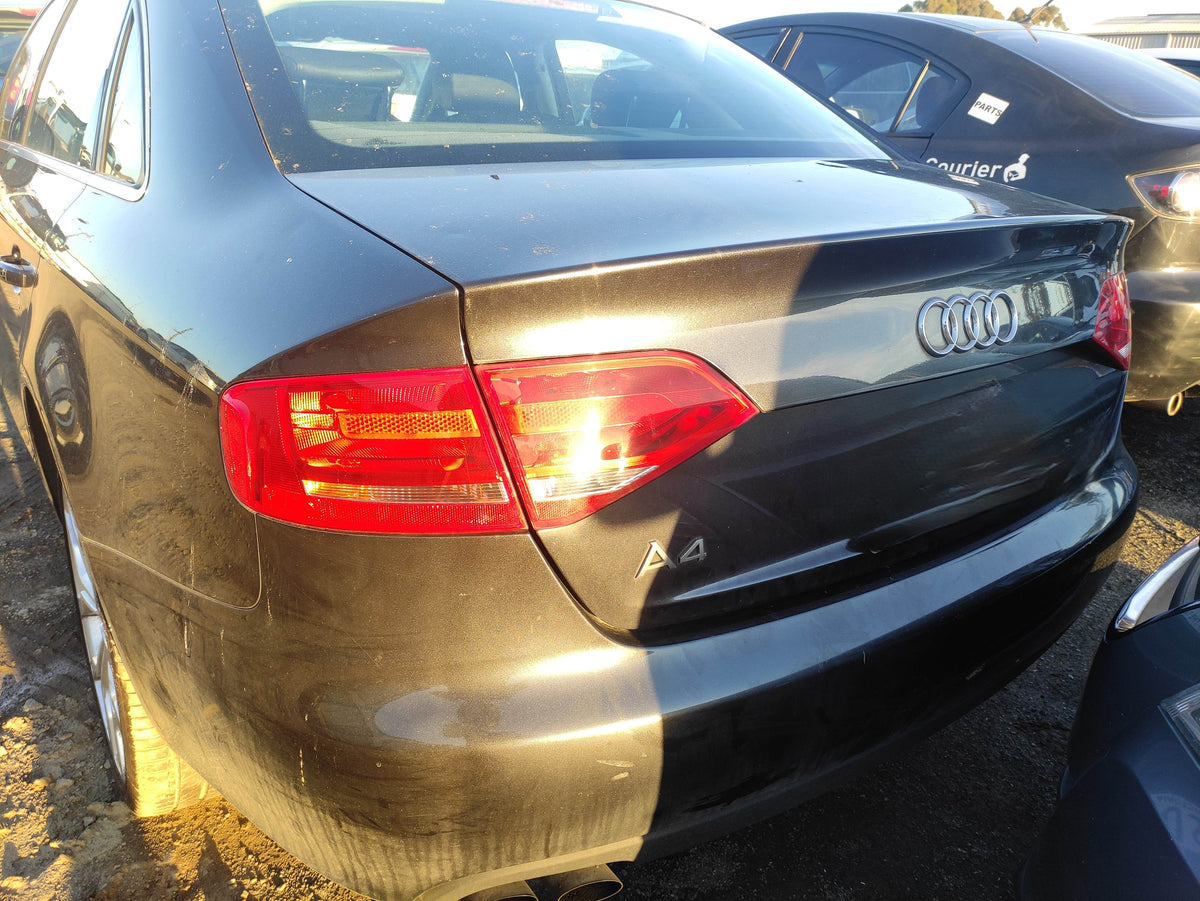 #743 AUDI A4 2008 FOR PARTS