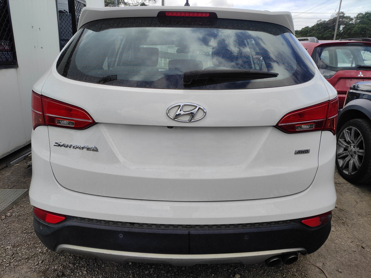 #768 HYUNDAI SANTAFE 2014 FOR PARTS