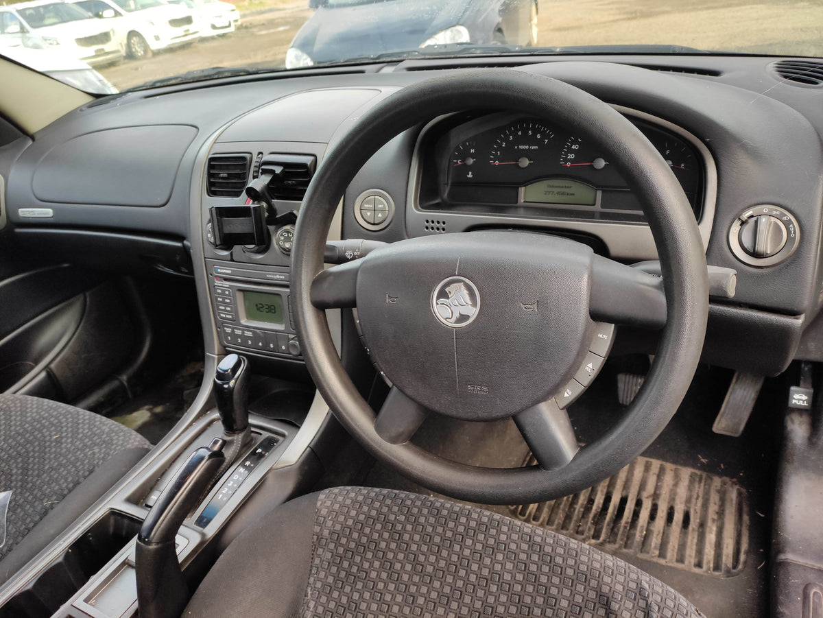 #742 HOLDEN COMMODORE 2006 FOR PARTS