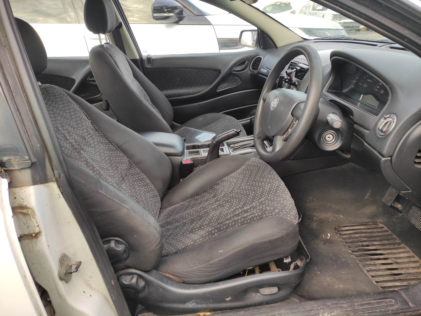 #742 HOLDEN COMMODORE 2006 FOR PARTS