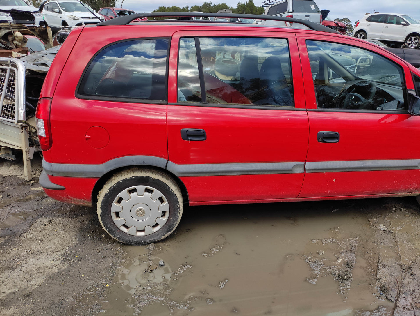 #731 HOLDEN ZAFIRA 2003 FOR PARTS