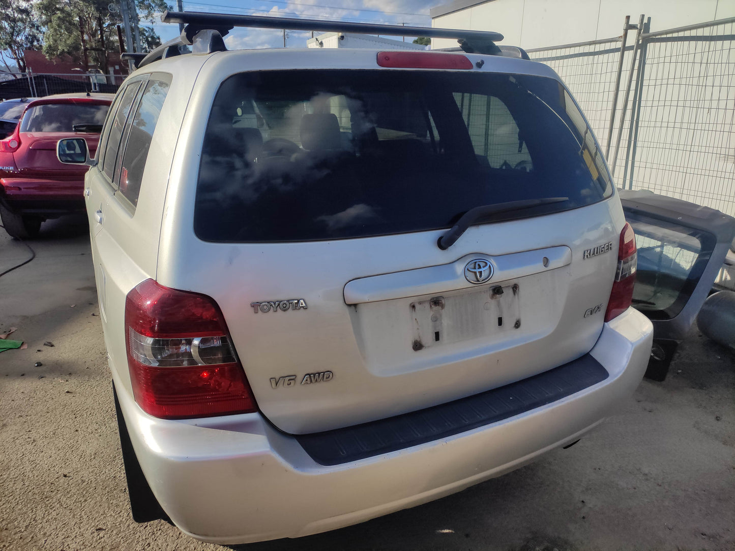 #739 TOYOTA KLUGER 2004 FOR PARTS