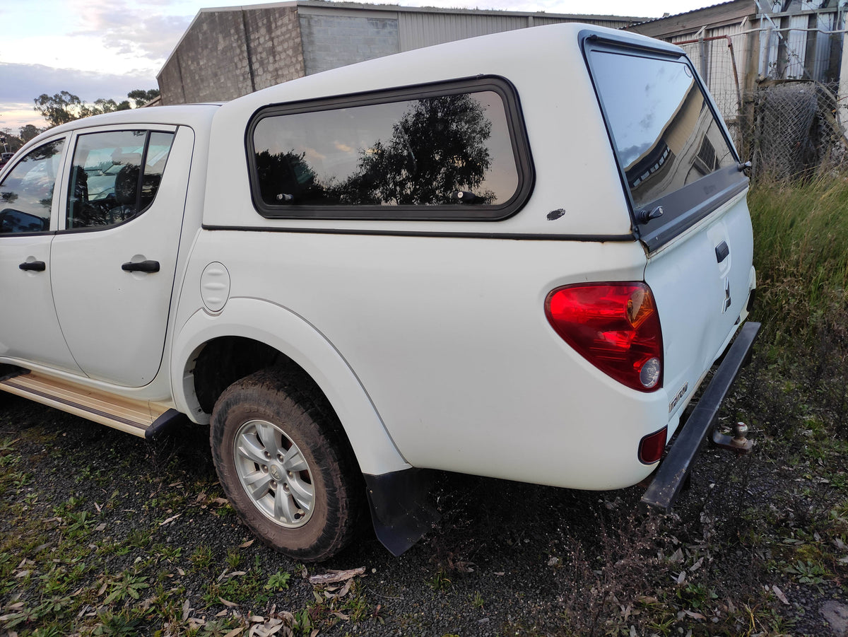 #740 MITSUBISHI TRITON 2015 FOR PARTS