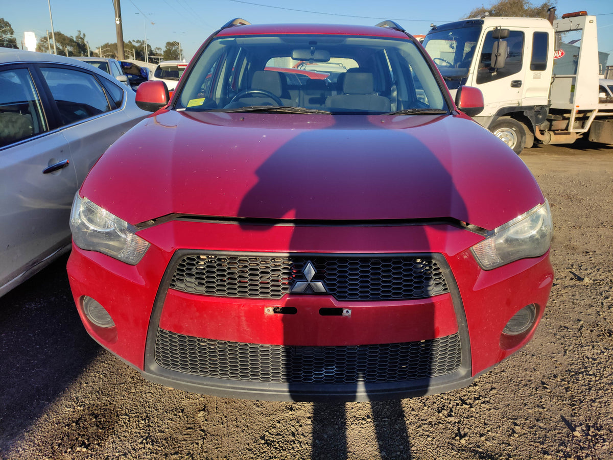 #744  MITSUBISHI OUTLANDER 2001 FOR QUALITY PARTS