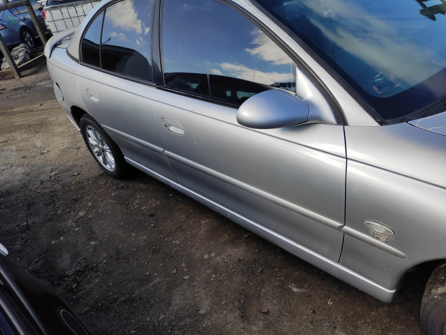 #719 HOLDEN COMMODORE 2002 FOR PARTS
