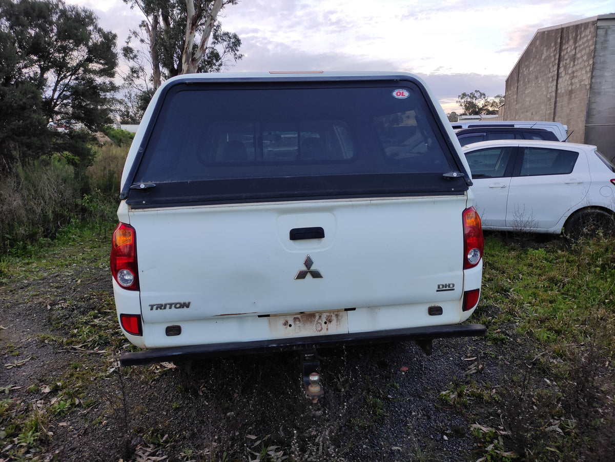 #740 MITSUBISHI TRITON 2015 FOR PARTS