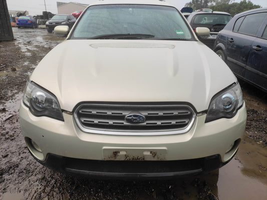 #677 SUBARU OUTBACK  2004 FOR PARTS