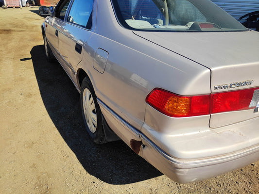#562 TOYOTA CAMRY 2001 FOR PARTS