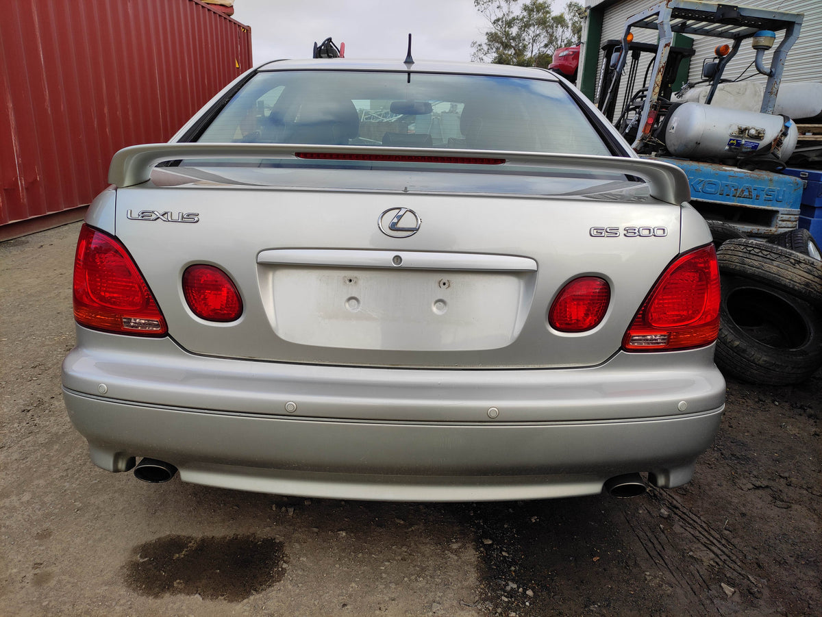 #761  LEXUS 2004 FOR PARTS