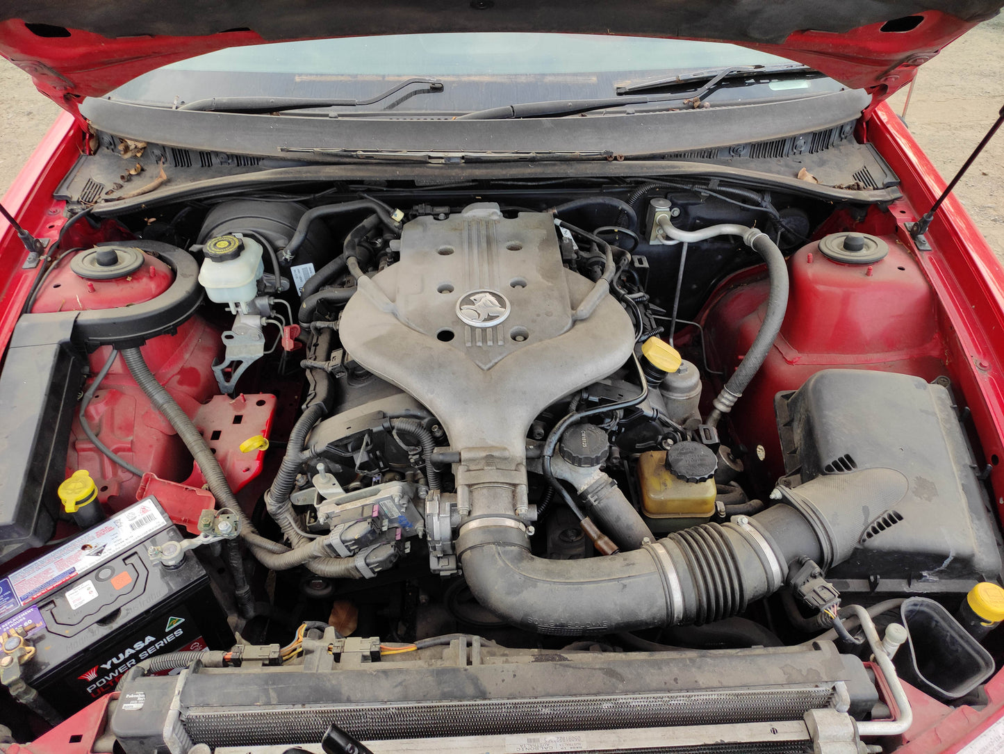 #648 HOLDEN CREWMAN VZ 2005 FOR PARTS