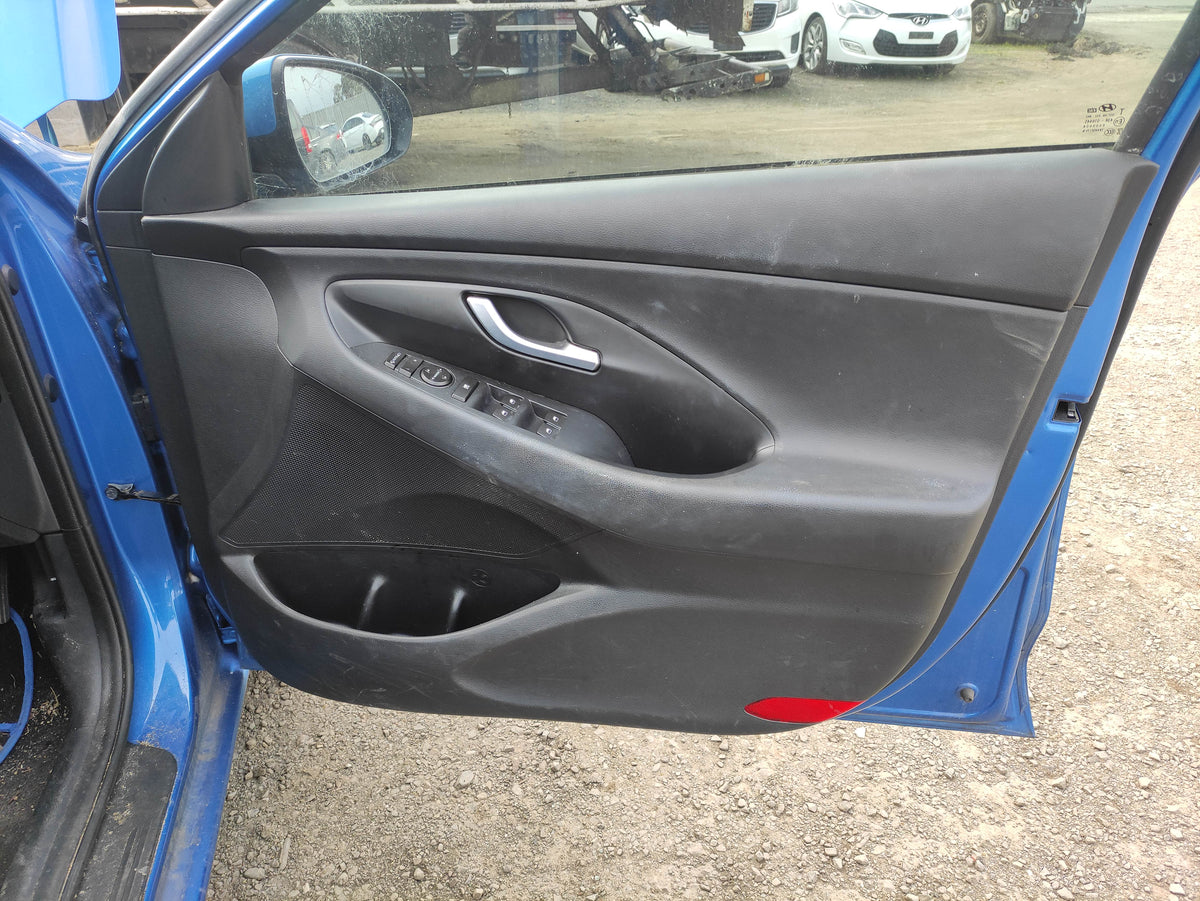 #755  HYUNDAI i30 2017 FOR PARTS