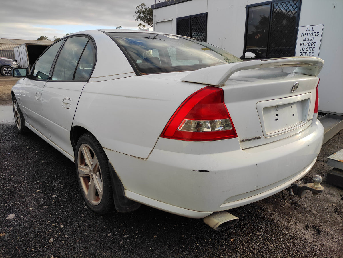 #742 HOLDEN COMMODORE 2006 FOR PARTS