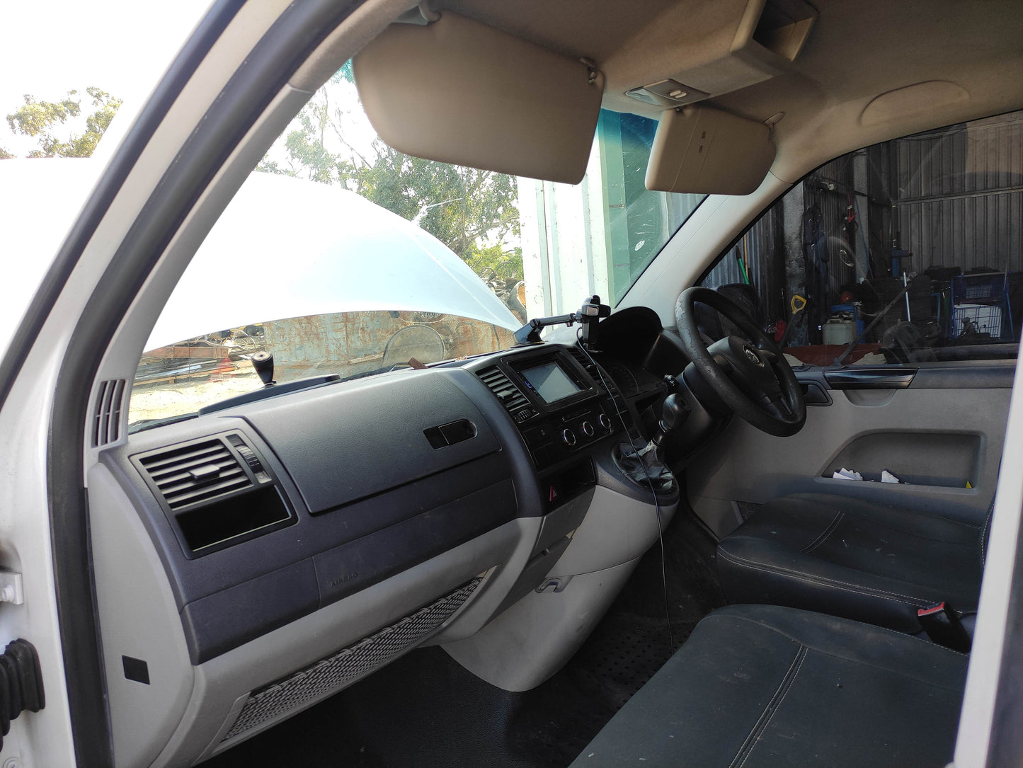 #667 VOLKSWAGEN KOMBI,TRANSPORTER (2010) FOR  PARTS