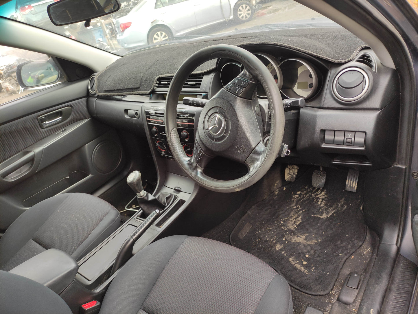 #727 MAZDA3 2008 FOR PARTS