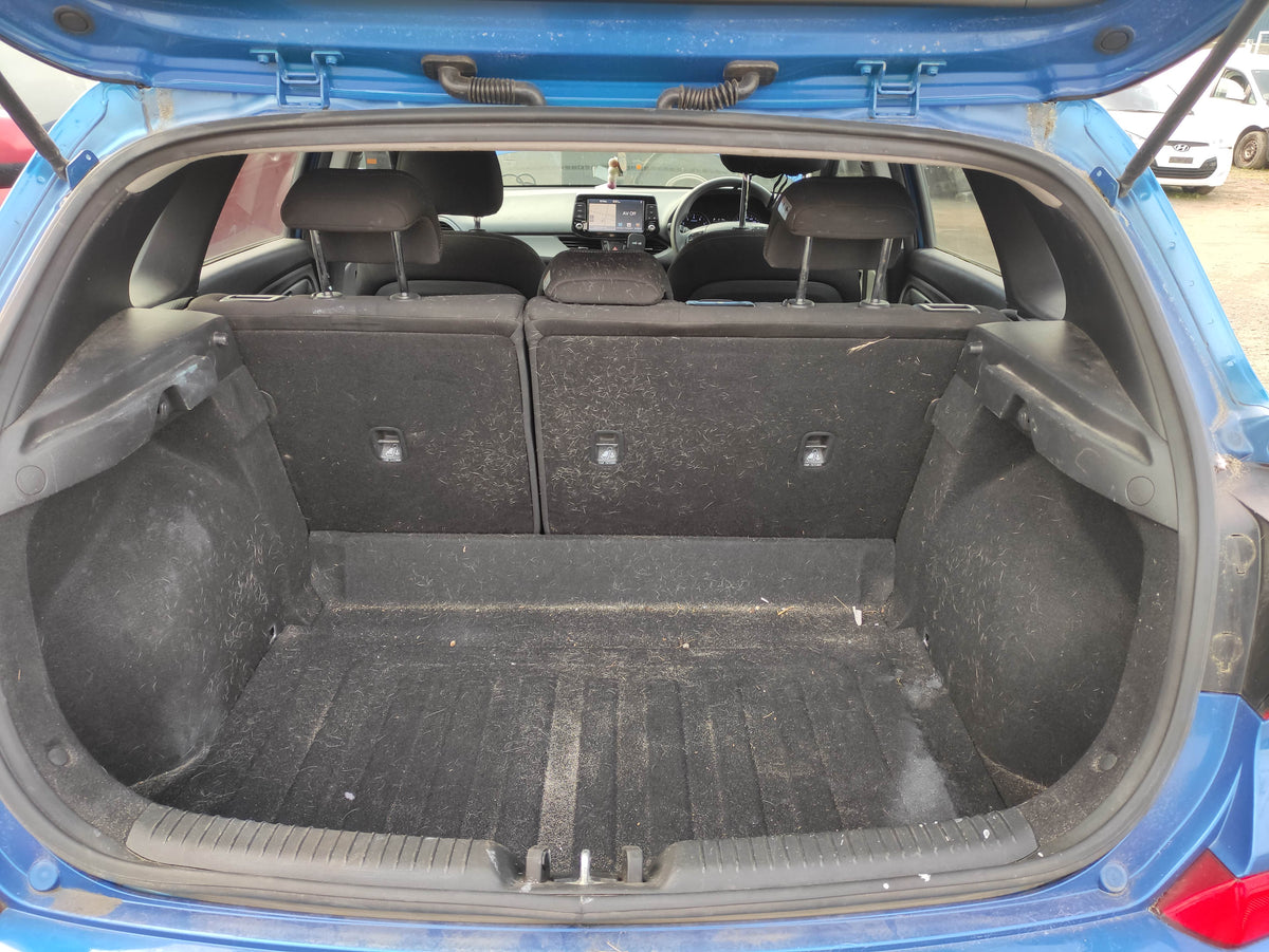 #755  HYUNDAI i30 2017 FOR PARTS