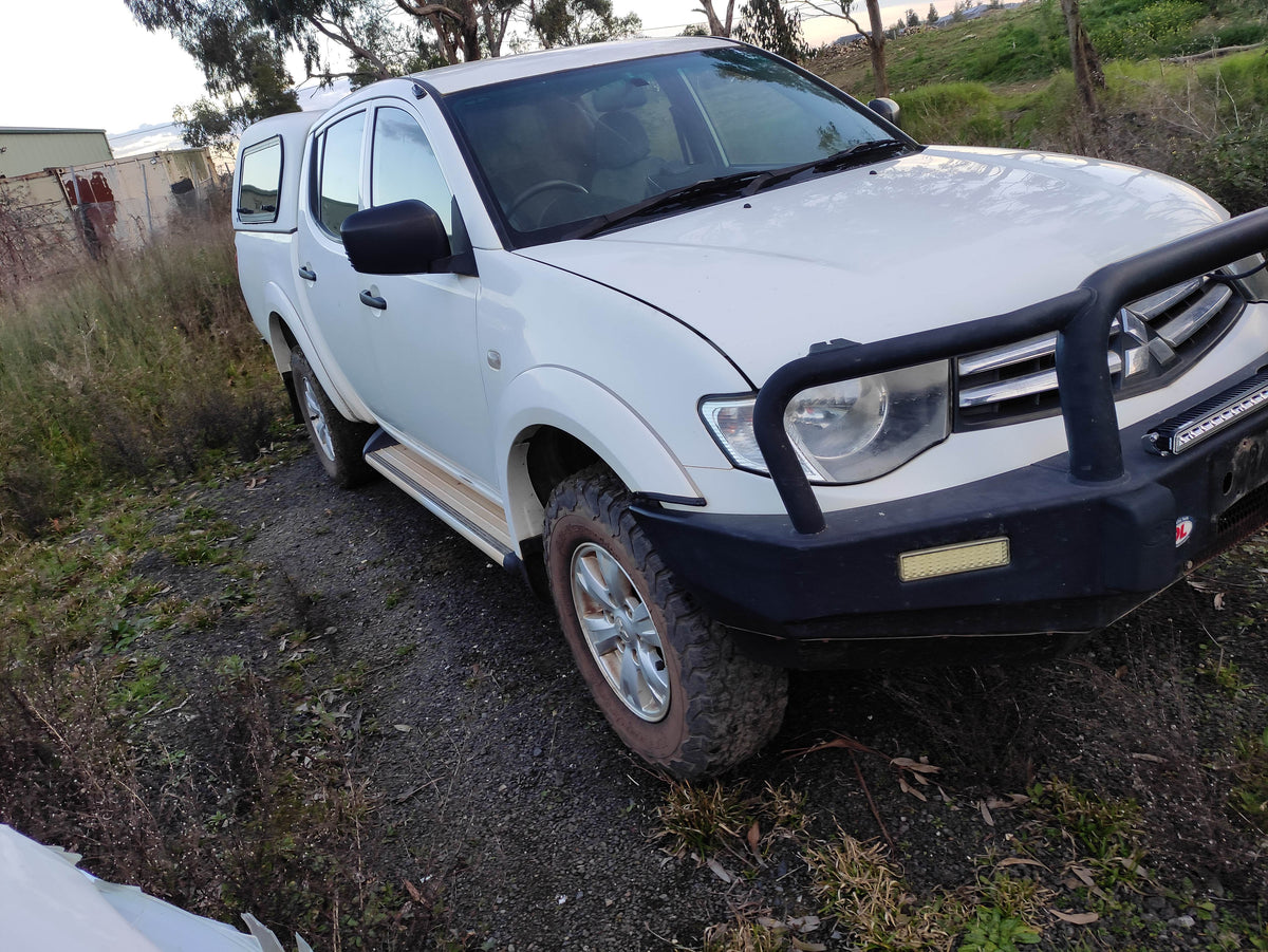 #740 MITSUBISHI TRITON 2015 FOR PARTS