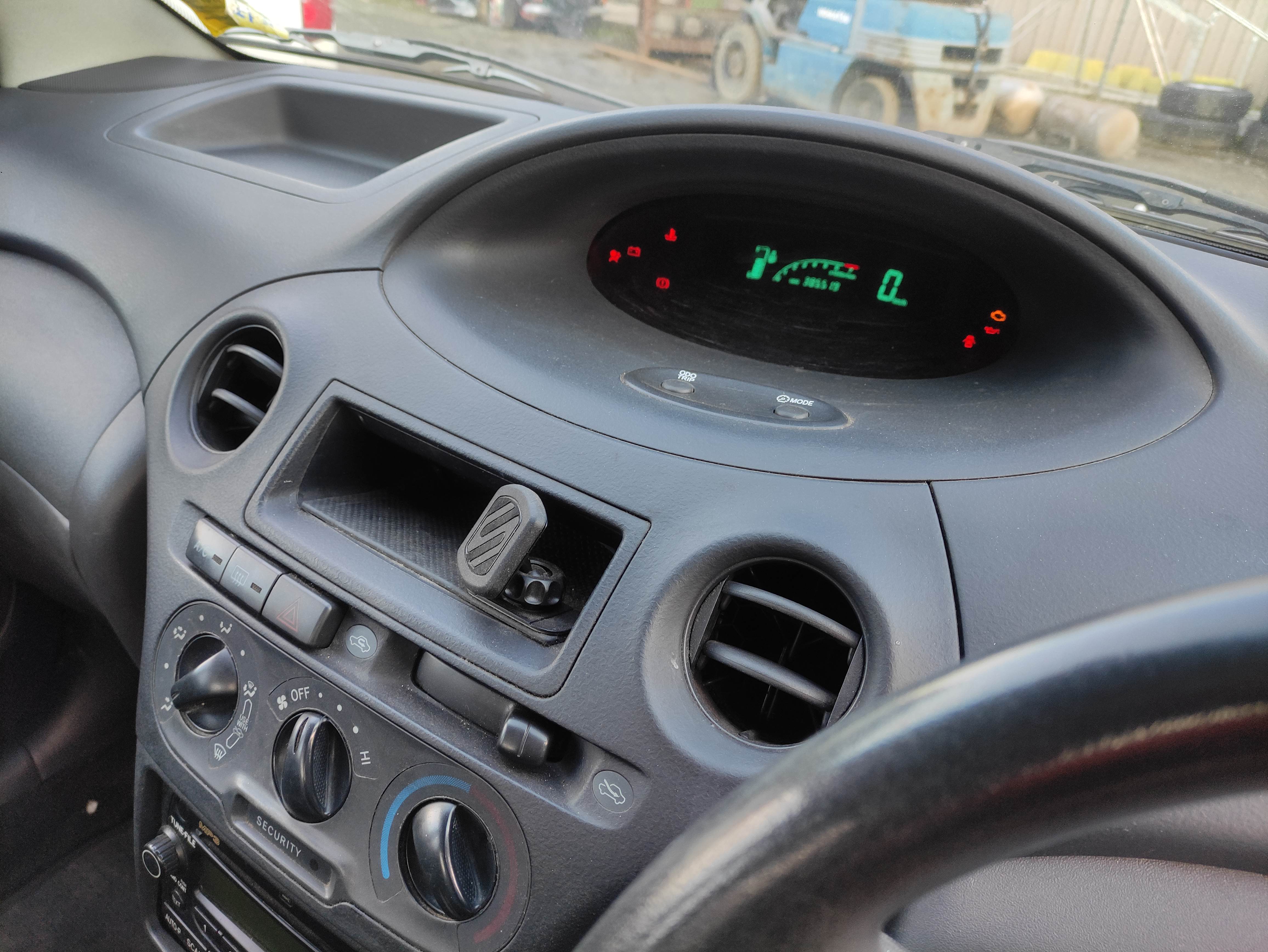 #231 TOYOTA ECHO NCP FITS 1999 TO 2005 FOR PARTS