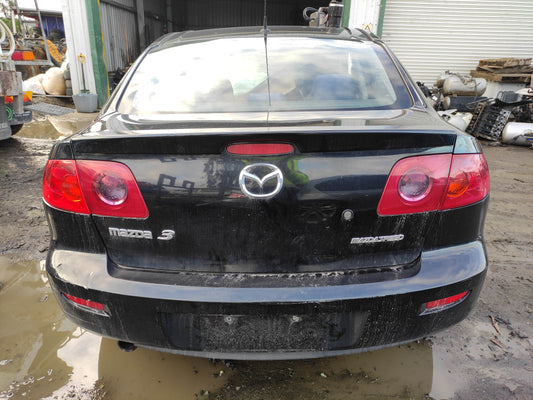 #688 MAZDA 3 2005 FOR PARTS