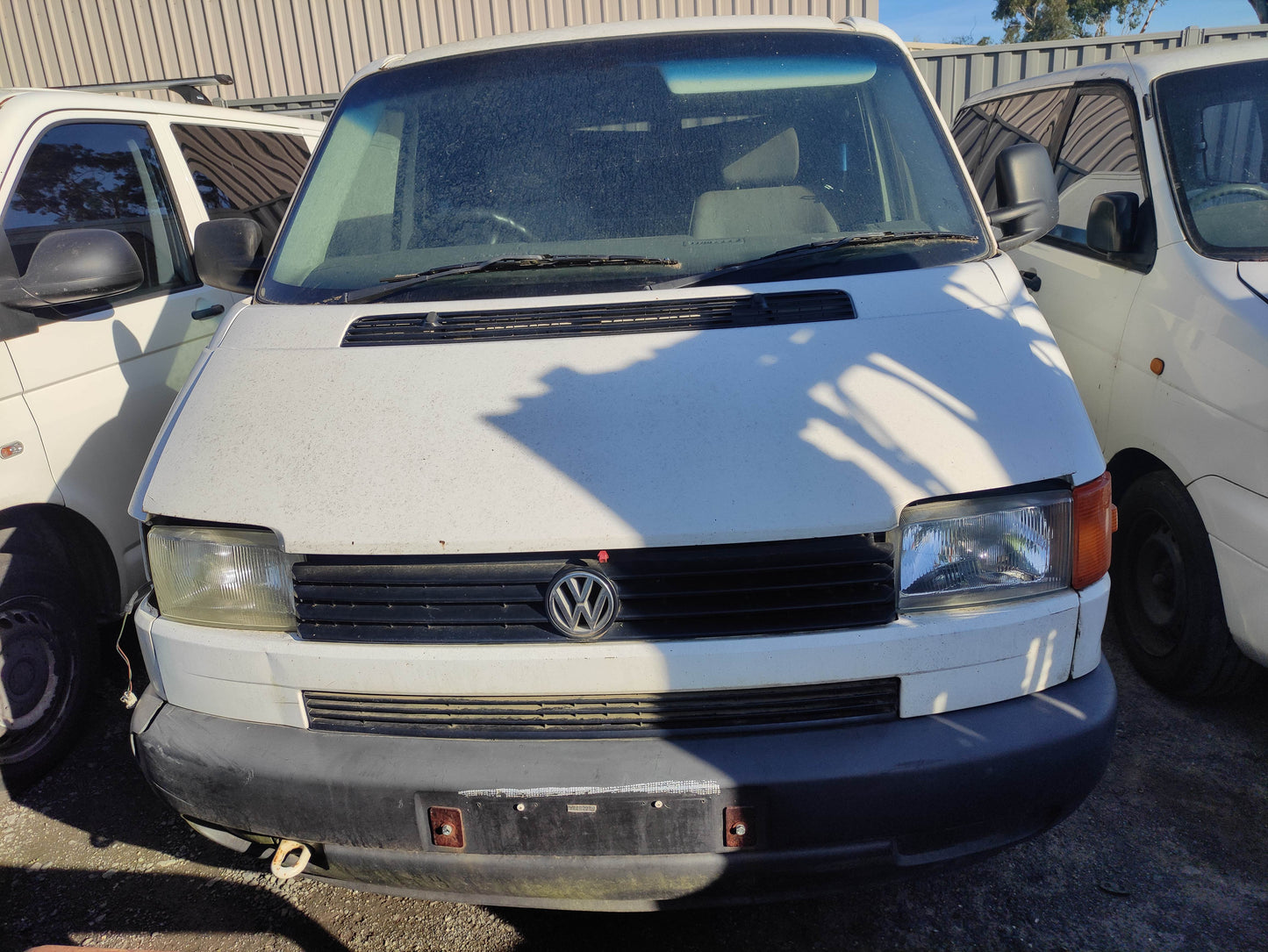 #668 VOLKSWAGEN CARAVELLE,TRANSPORTER 2001 FOR PARTS