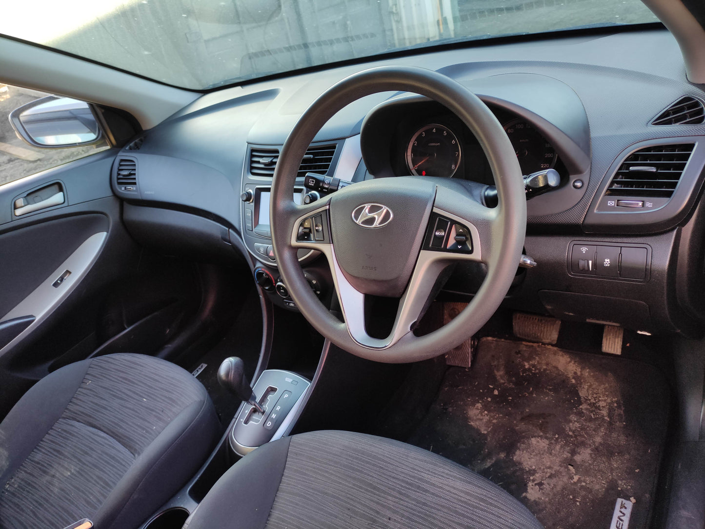 #729  HYUNDAI ACCENT 2016 FOR PARTS